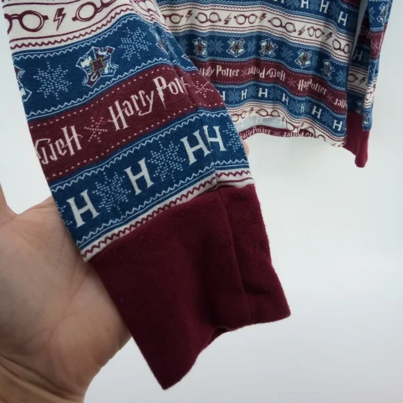 Harry Potter Winter Snowflake Glasses Maroon Blue Pajama Top Sleepwear Large - Picture 6 of 10